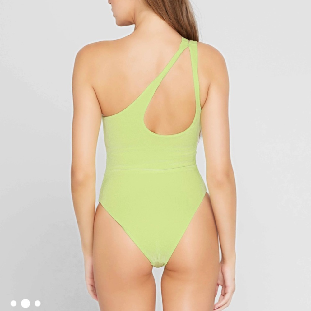 New: l*space Phoebe one piece - Picture 2 of 5